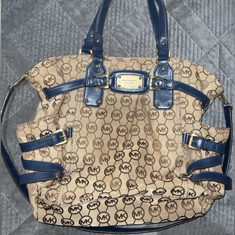 Michael Kors Vintage Tote 💙